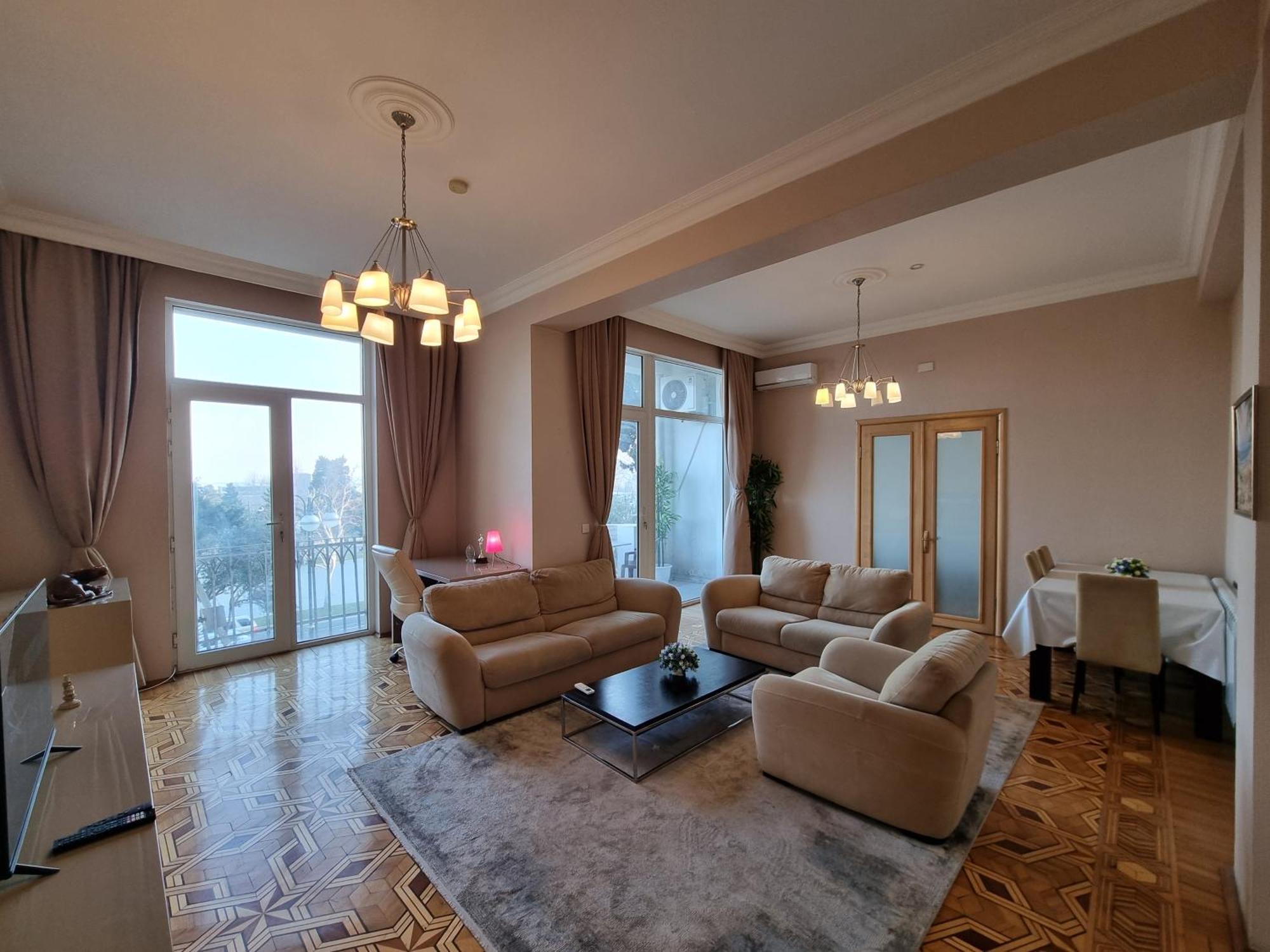 Bulvar Apartment *